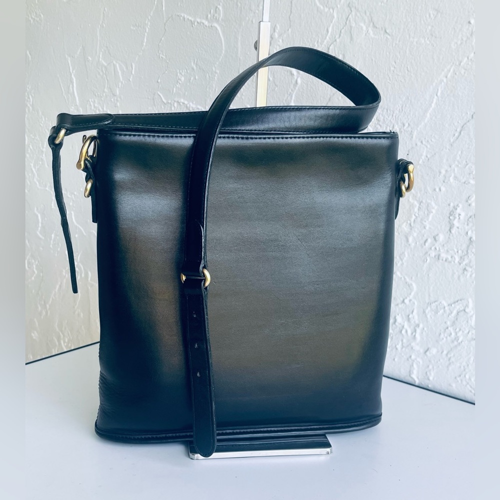 VINTAGE COACH EQUESTRIAN SLIM BUCKET | 9806 | BLACK SHOULDER BAG